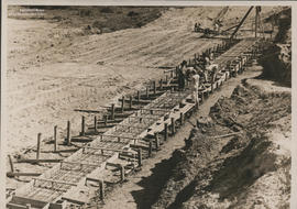 Construção do canal de ligação da barragem